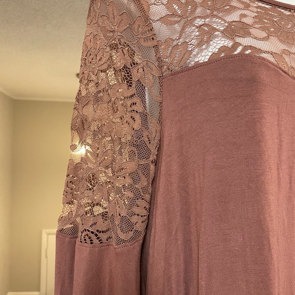 Torrid Lace Inset Bell Sleeve Top Size 0 - Picture 7 of 7